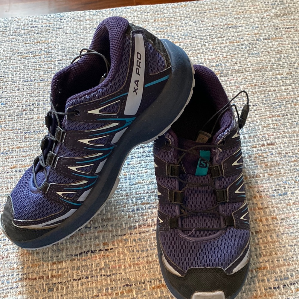 Salomon kids shoe 4for$10